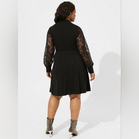 Torrid At The Knee Jersey Lace Sleeve Mock Neck Skater Dress Womens Plus Size 1X - Picture 2 of 13